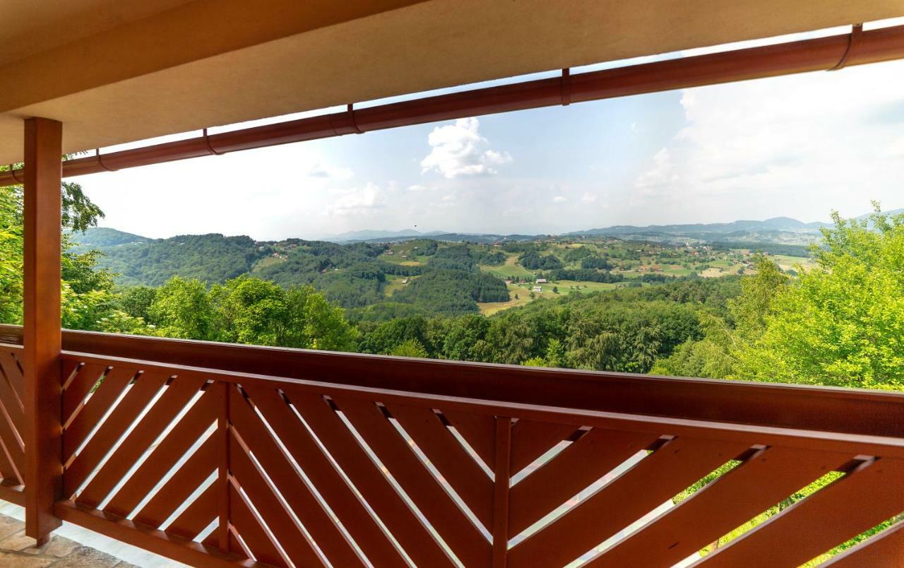 Ferienwohnung Planinca -Hisa Z Razgledom Smarje pri Jelsah Exterior foto