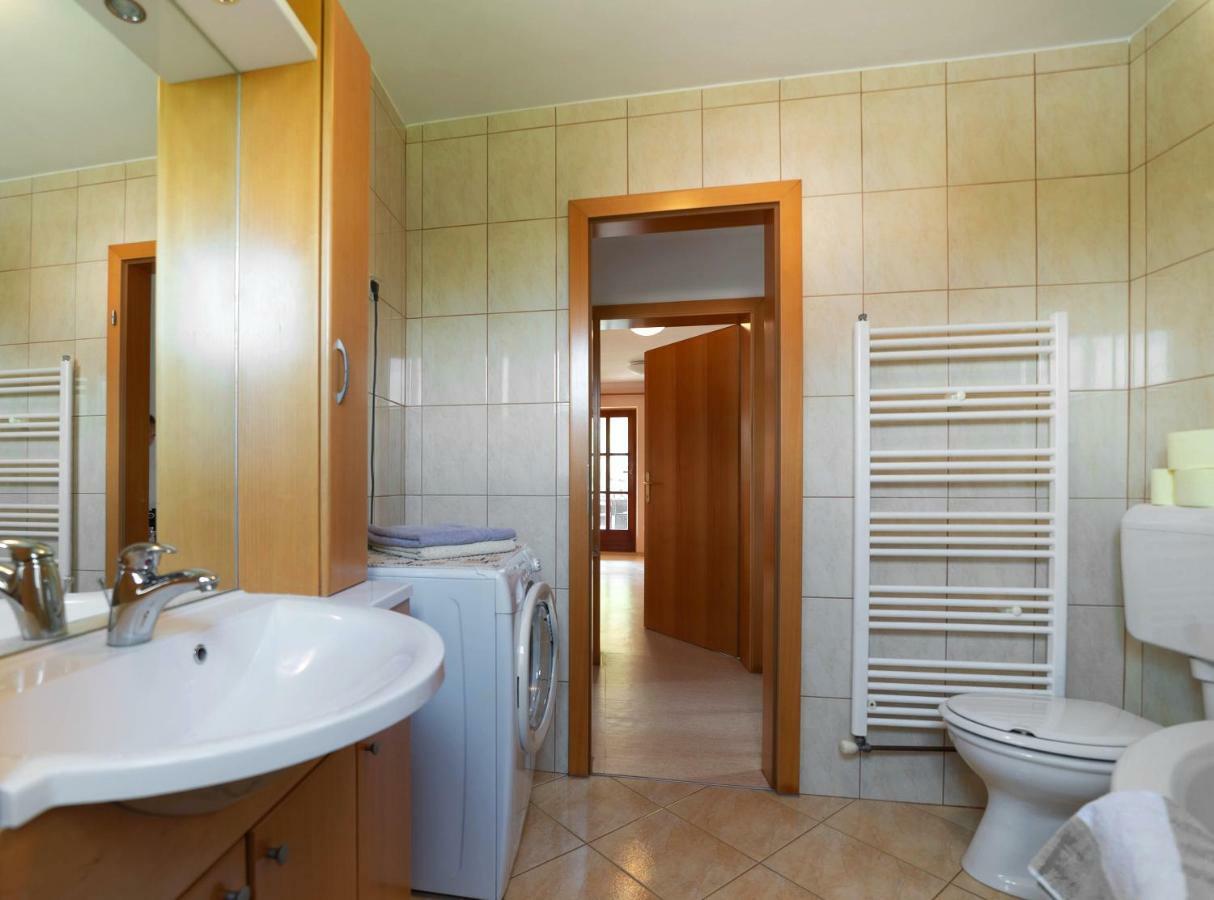 Ferienwohnung Planinca -Hisa Z Razgledom Smarje pri Jelsah Exterior foto